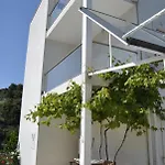 Дом отдыха House With A Swimming Pool Stomorska, Solta - 15950 Грохоте